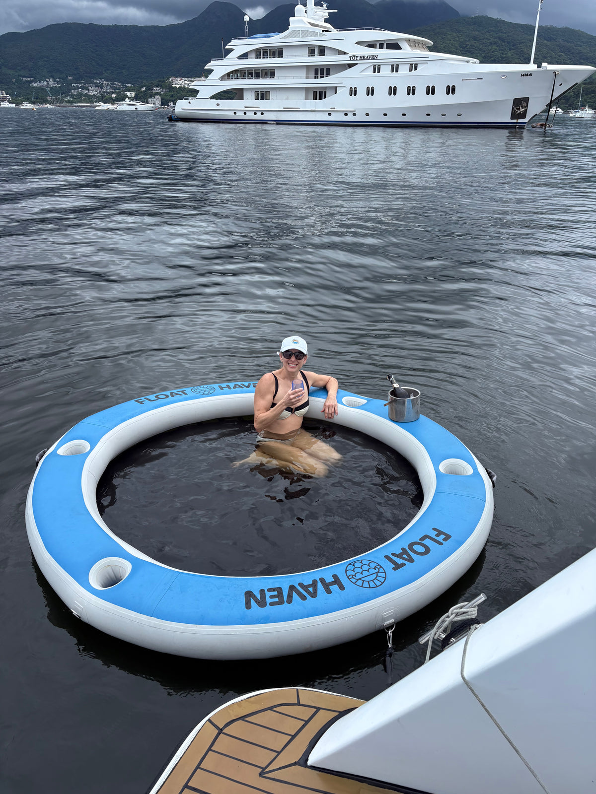 2.4M Sea Pool + Shade Haven + Battery Pump & Bungee Bundle